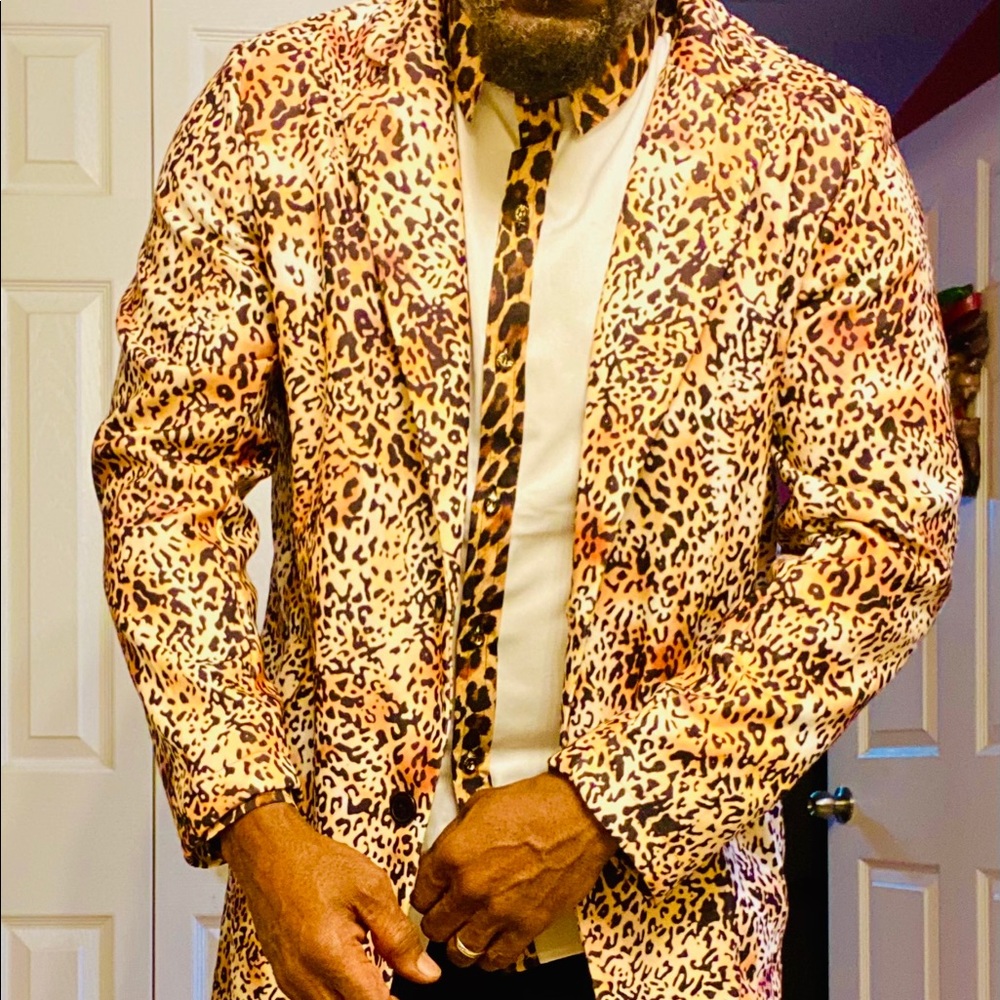 Mens Lepoard Print Overcoat.
